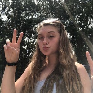 Meet your Posher, Alyssa